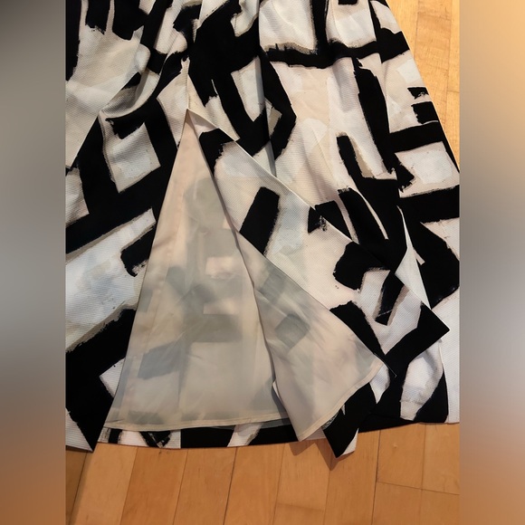 Beautiful Nic and Zoe maxi skirt w/ pockets - Picture 2 of 6